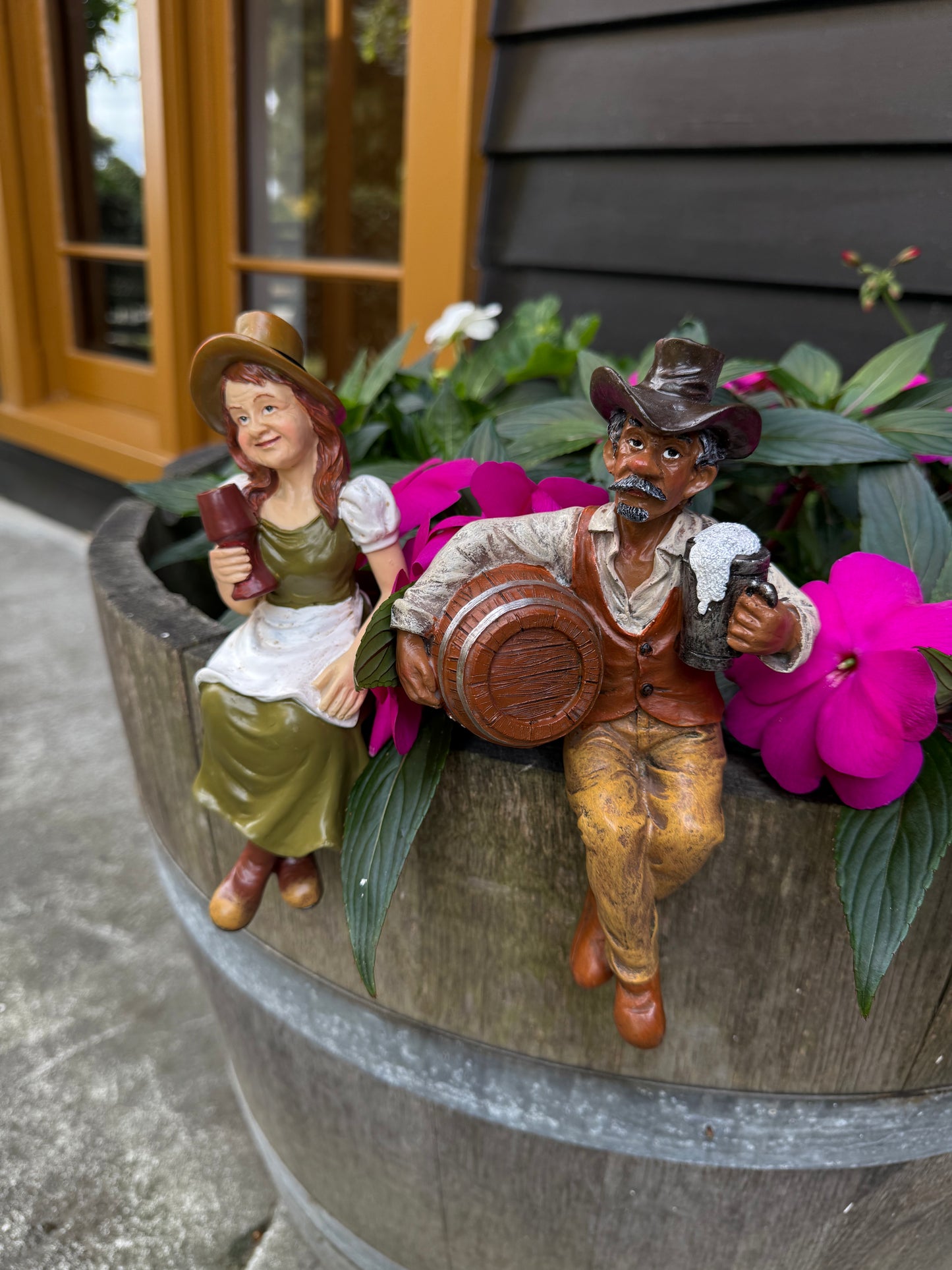 Decorative garden art male and female figurine made from durable resin