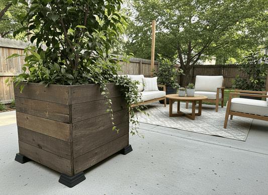 How to Protect Patio From Planters - OAKENZ